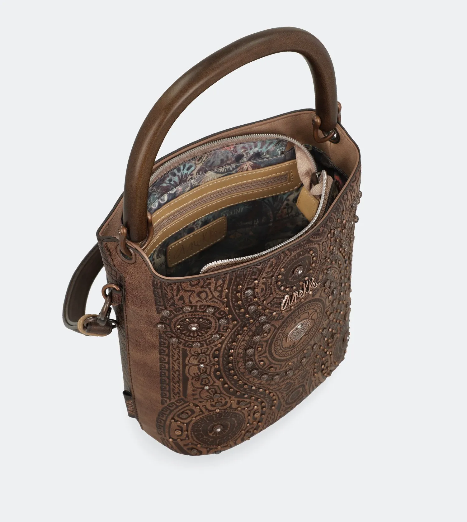 Ixchel Shoulder bag with a back zip