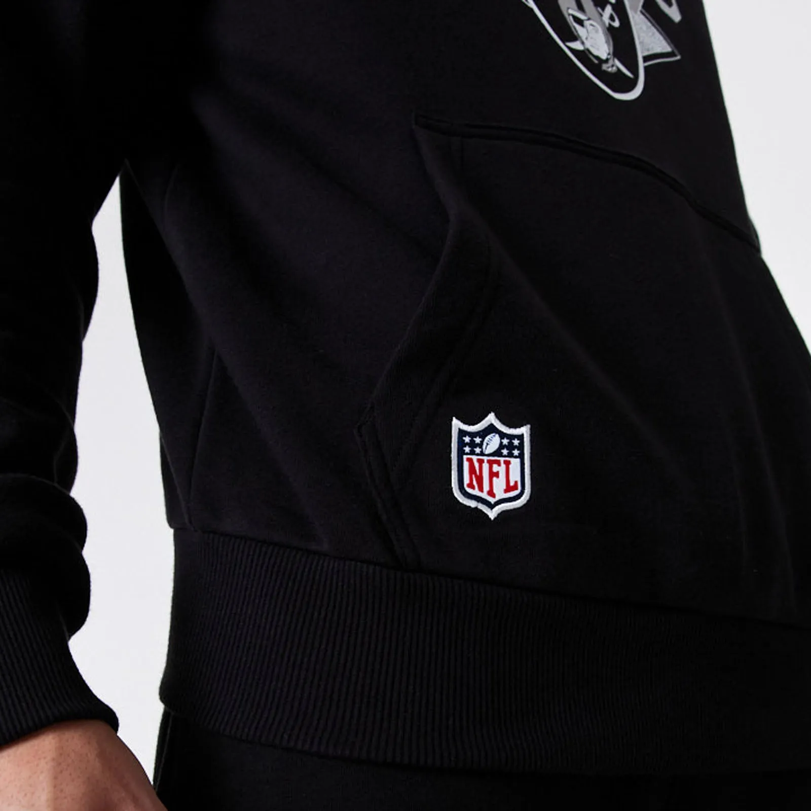 New Era Mens Las Vegas Raiders NFL Team Logo Hoodie - Black