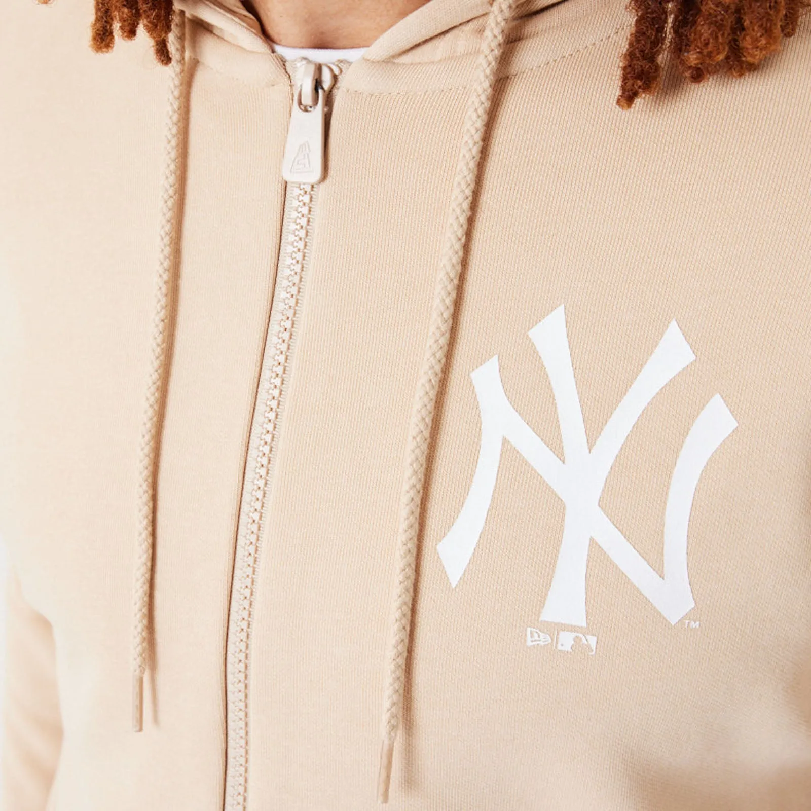 New Era New York Yankees League Essentials Full Zip Hoodie - Beige