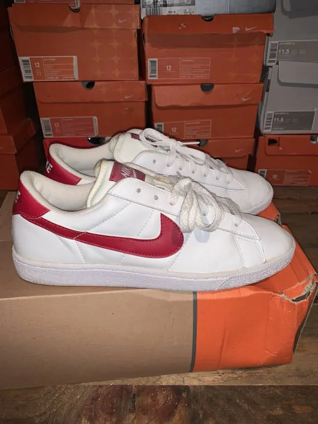 NIKE TENNIS CLASSIC WHITE RED SIZE 11.5