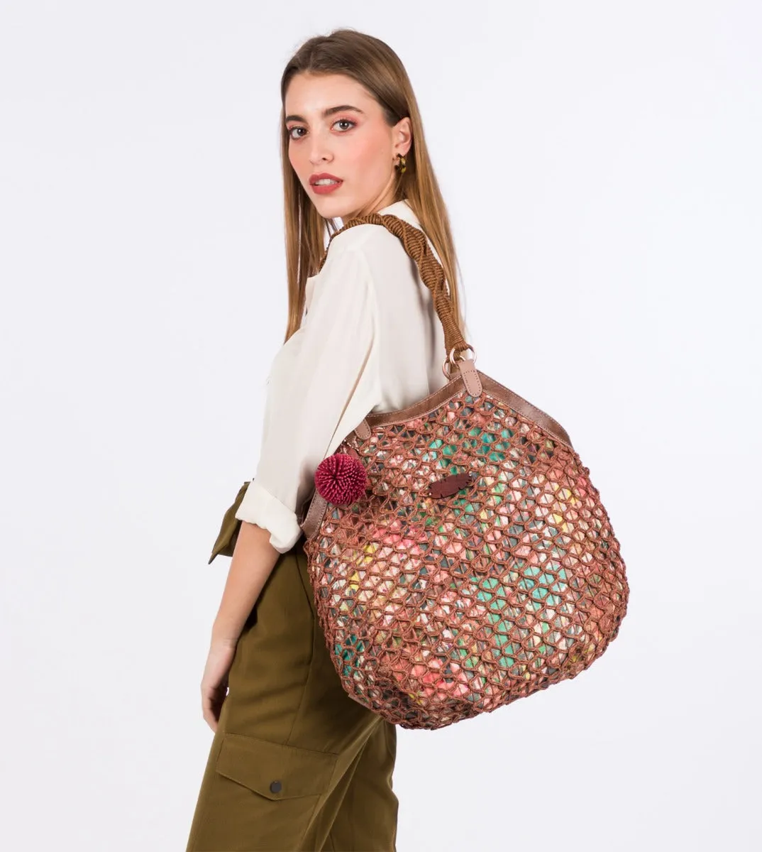 Printed raffia shoulder bag