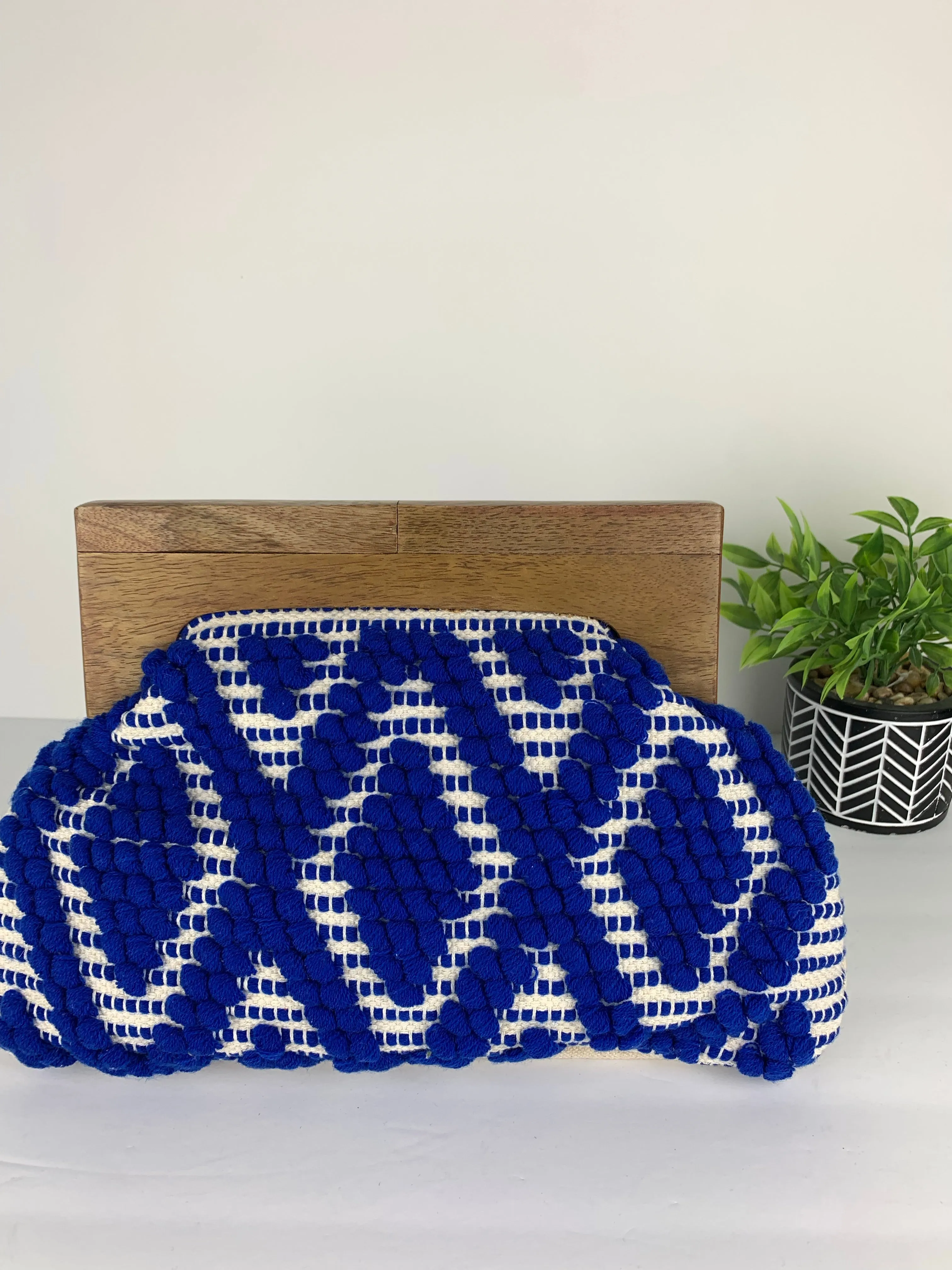 Safia Bold Clutch