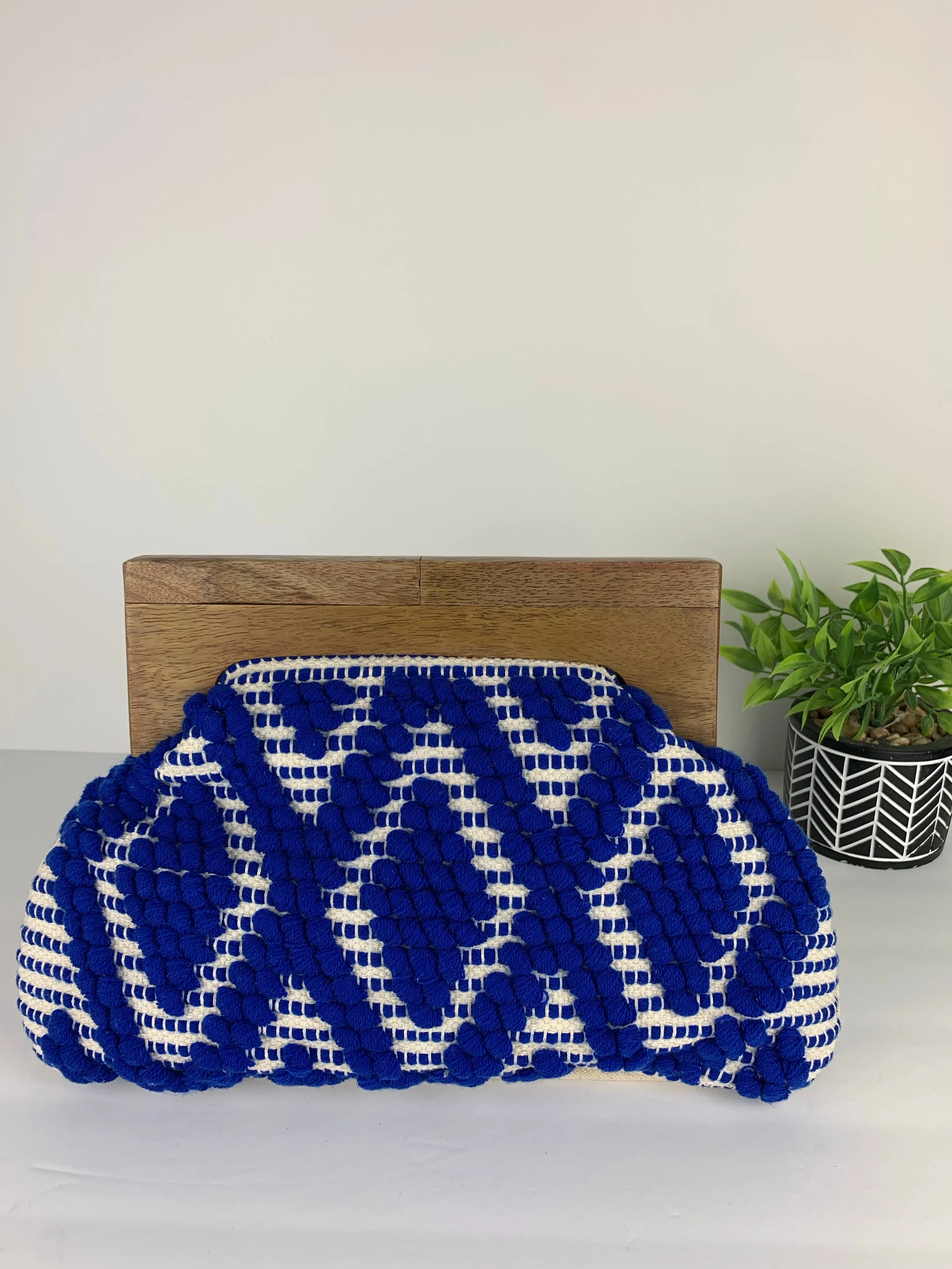 Safia Bold Clutch