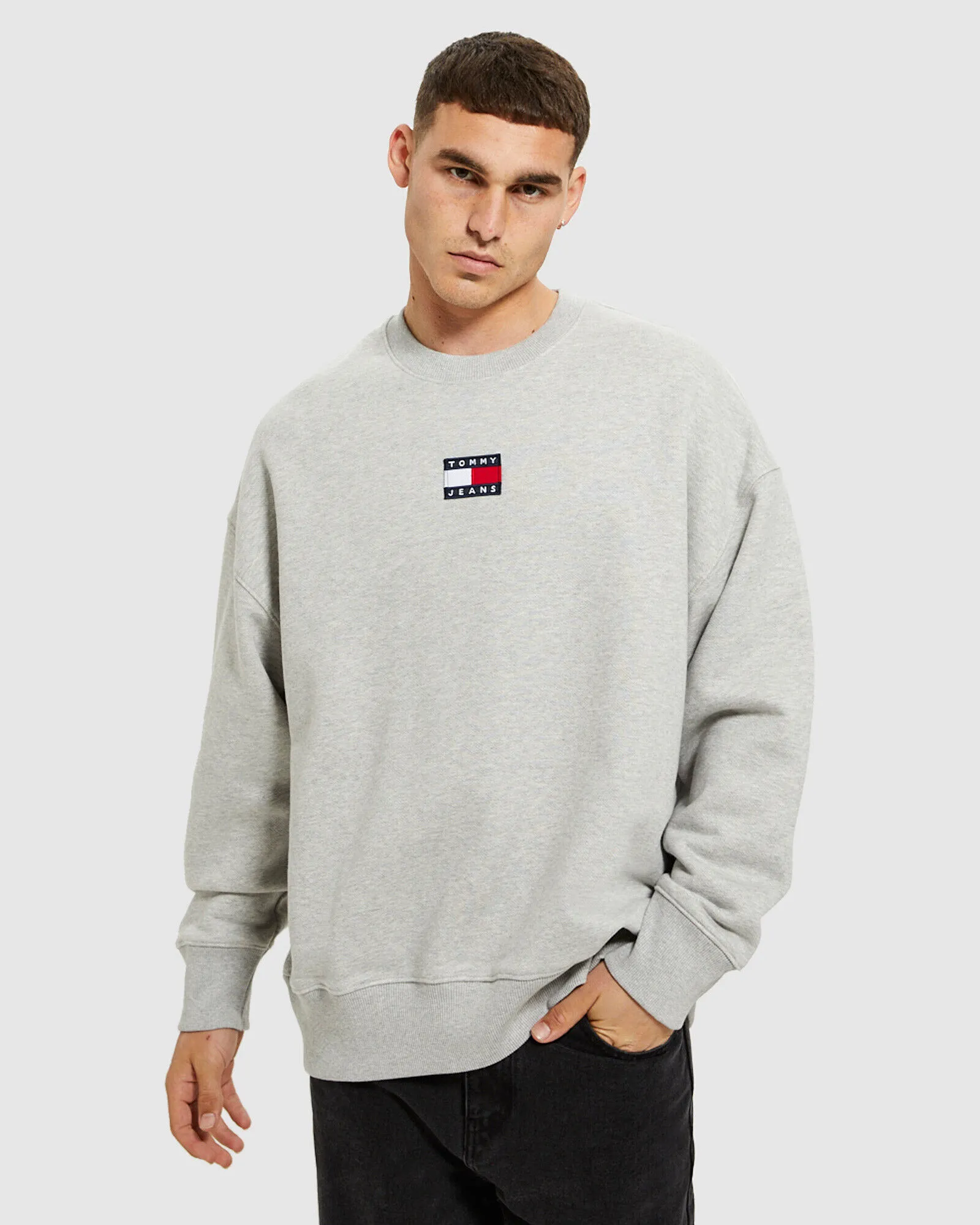 Tommy Jeans TJM Tommy Badge Crew Jumper Light Heather Grey